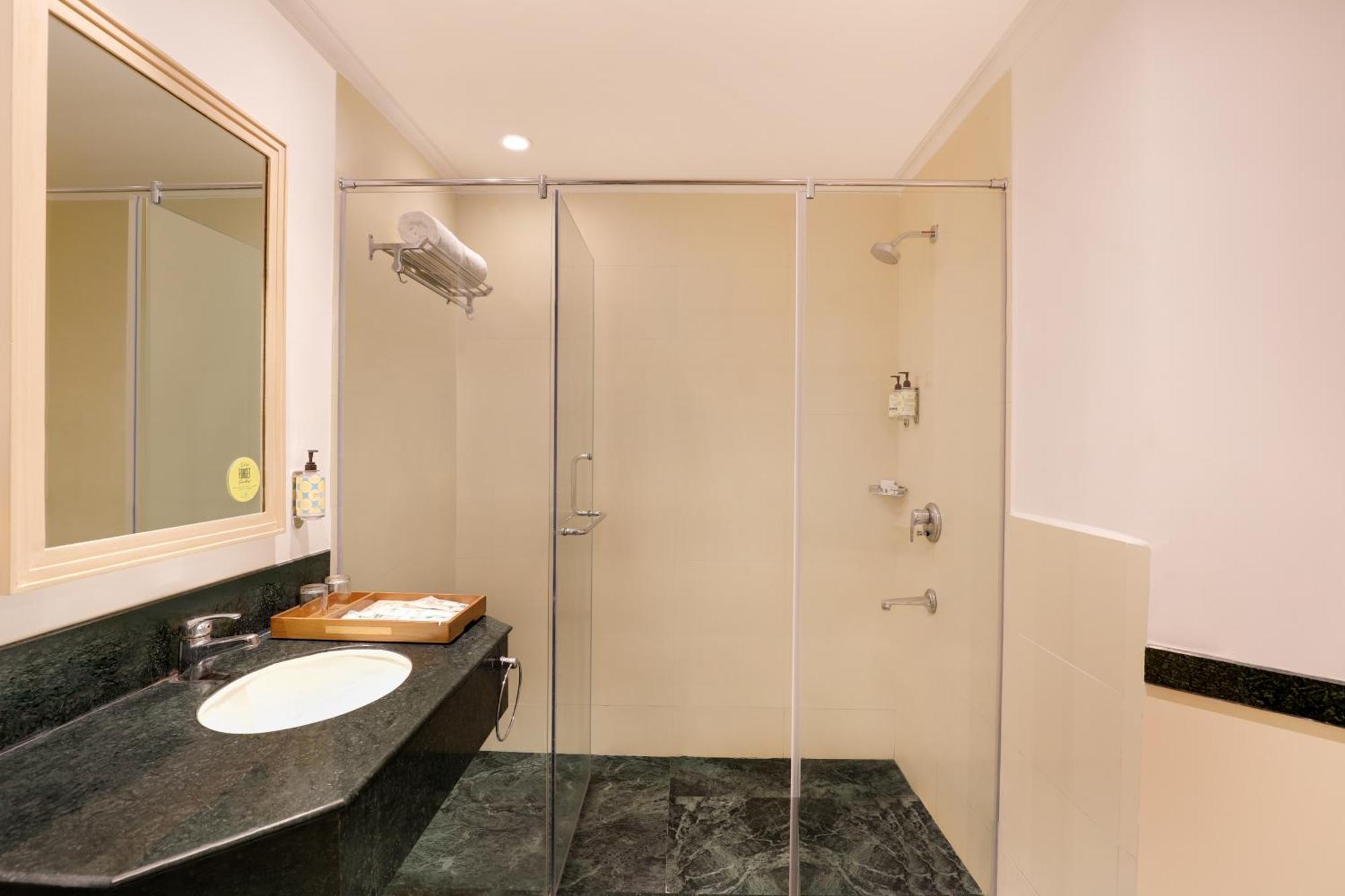 Lemon Tree Hotel Hinjewadi Pune Хинджавади Экстерьер фото