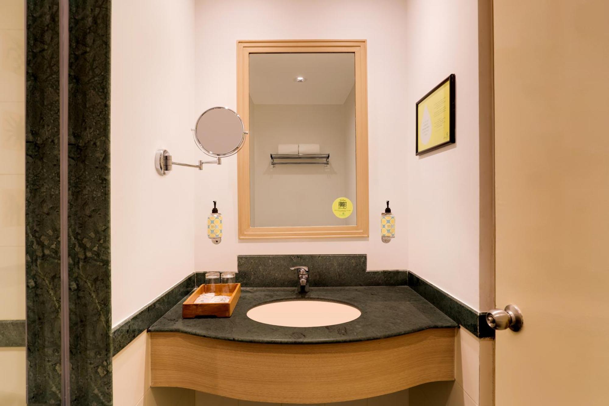 Lemon Tree Hotel Hinjewadi Pune Хинджавади Экстерьер фото