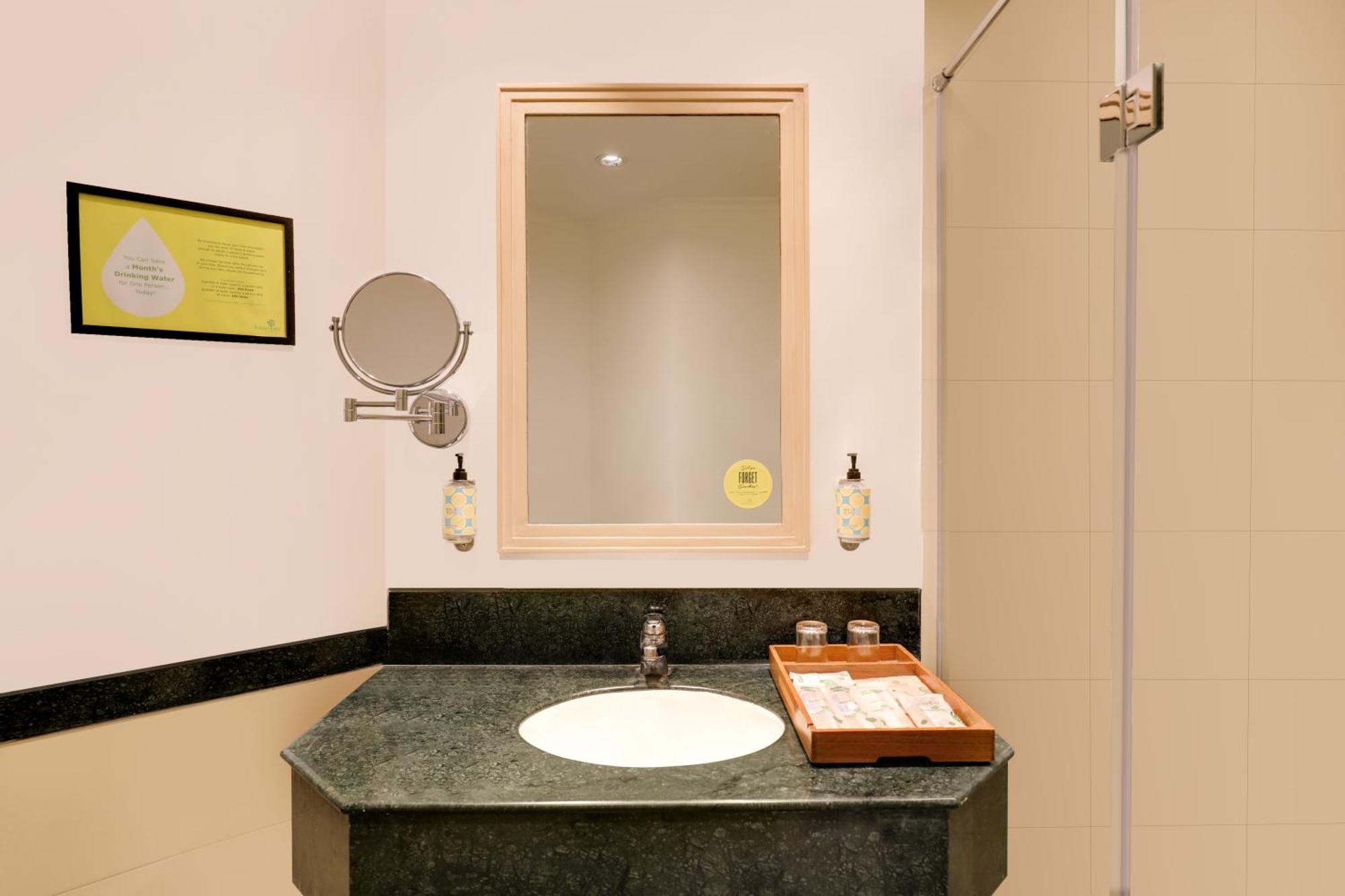 Lemon Tree Hotel Hinjewadi Pune Хинджавади Экстерьер фото